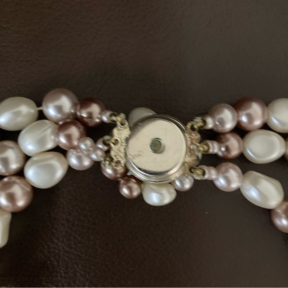 Vintage three-strand necklace. Cream & rose gold pearls & crystal & amber beads - Picture 5 of 7
